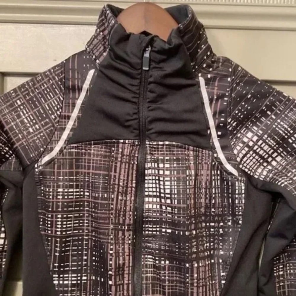 Brooks Utopia Softshell Ii Running Jacket Full Zi… - image 6